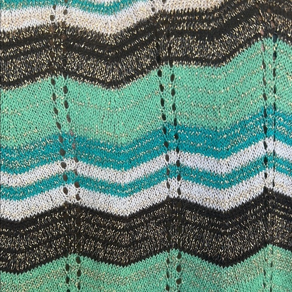 Chevron Patterned Shimmer Top - Picture 2 of 6